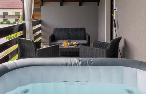 Irinovac Apartment | Deluxe Apartment with Jacuzzi - PATAR