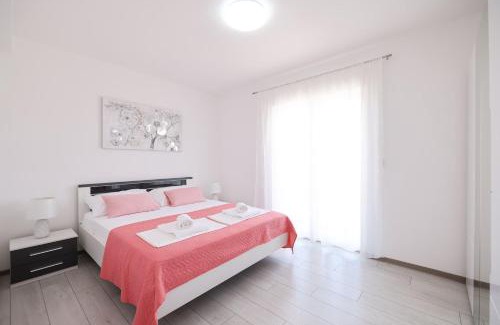 Gornji Karin Apartment | Deluxe Apartments Sanja with Seaview