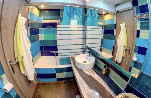 Haraki Apartment | Deluxe Beach Apartment- Sleeps 2 & Private Terrace