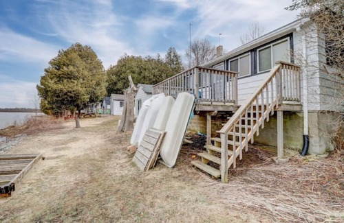 South Bruce Peninsula Cabin | Deluxe Beachfront Villa 3 Bedroom, sleeps 10