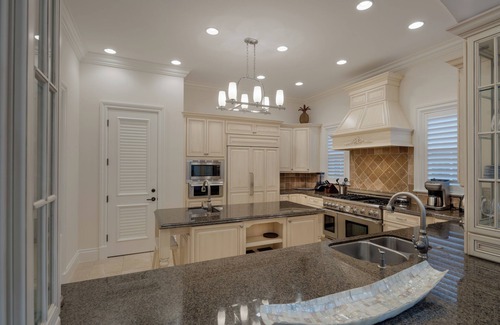 Jupiter House | Deluxe Beachside Villa, Steps From The Ocean