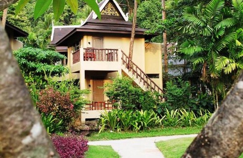 Ko Chang House | Deluxe Bungalow with sea view in Tropical landscape