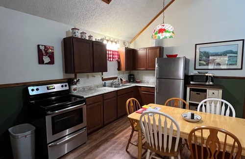 Eckerty Cabin | Deluxe Cabin 11 with HOT TUB on Patoka Lake in Southern Indiana