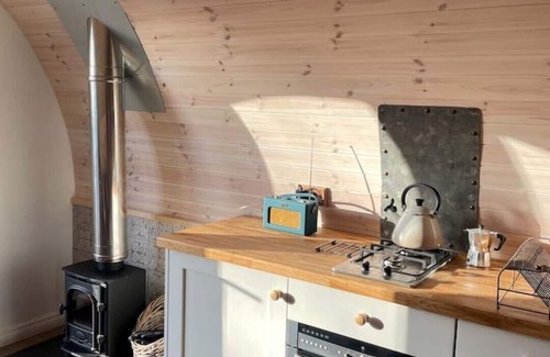 Jameston Cabin | Deluxe Cabin with Wood Fired Hot Tub & Log Burner