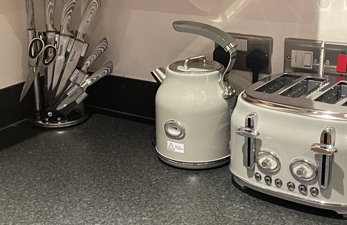 Leeds Apartment | Deluxe City Apt Riverside Balcony &Free Parking