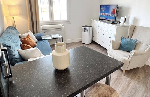 Gibraltar Apartment | Deluxe City Centre 2 Bed Apt w/Private Balcony