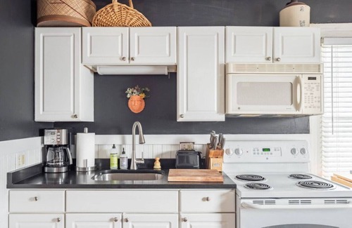 Winooski Apartment | Deluxe Cute Apt | 1min Walk Restaurants + Shops