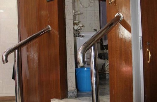 New Delhi House | Deluxe Double Room with Bath