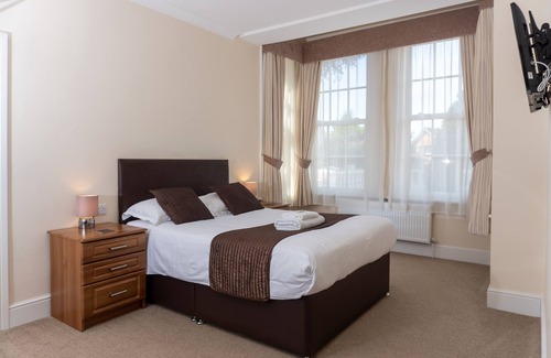 Retford House | Deluxe Double Ensuite at The Lawns Guest House
