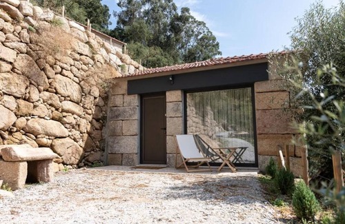 Cinfaes House | Deluxe Double or Twin Room with Astonishing View Over Douro River