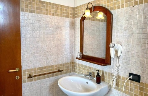 Sternatia Apartment | Deluxe Double or Twin Room with Garden - Sternaesa