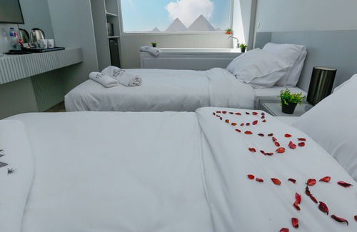 Al Haram Cabin | Deluxe Double or Twin Room with Mountain View