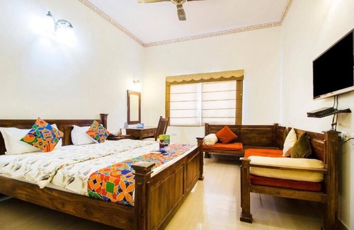 Jagatpura Hotel | Deluxe Double Room #1/W breakfast