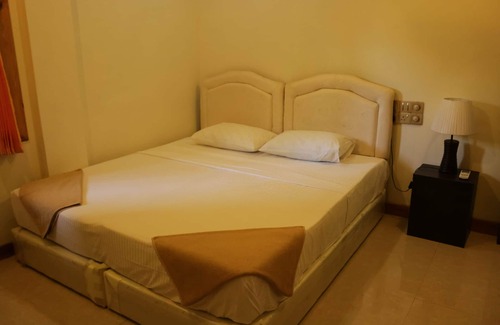 Mathiveri House | Deluxe Double Room (Ground Floor)