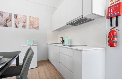 Sao Vicente House | Deluxe Double Room with Extra Bed R7