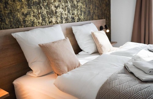 Kurnach Hotel | Deluxe double room with underfloor heating
