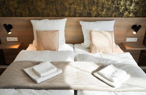 Estenfeld Hotel | Deluxe double room with underfloor heating