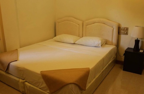 Mathiveri House | Deluxe Double Room with Balcony