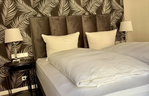Meissen House | Deluxe double room with private bathroom
