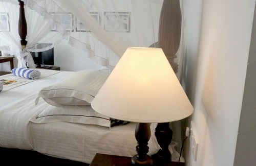 Bandaramulla Hotel | Deluxe Double Room with Sea View W/(Outdoor Pool)
