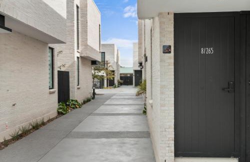 Sydenham Apartment | Deluxe Downtown Residence 3 Bed 3 Bath