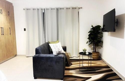 Beacon Bay Apartment | Deluxe Dwelling 2