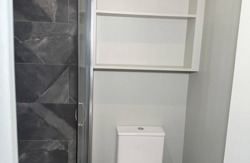 Anerley House | Deluxe En-Suite Room | Modern & Cosy Retreat