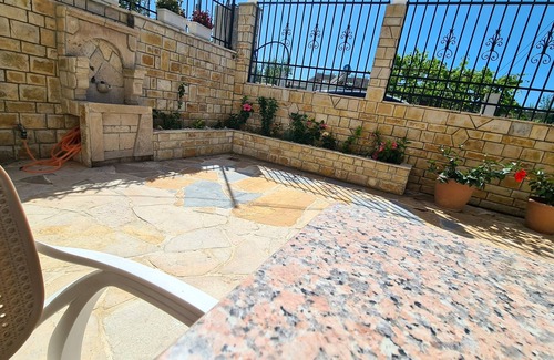 Vlore Villa | Deluxe Family Room