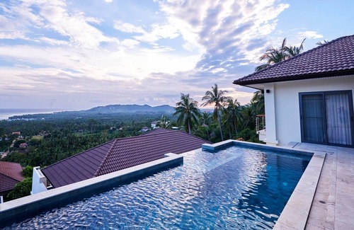 Maret House | Deluxe five bedroom pool villa with sea view in Koh Samui Thailand