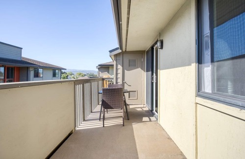 Foster City Apartment | Deluxe Foster City 1BR w/Gym, Pool, W/D, near highways, by Blueground