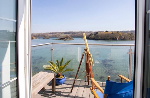 Menai Bridge Apartment | Deluxe holiday home with a view over the Menai Straits