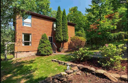 Boiceville House | Deluxe Hunter/Windham Ski House - 3 Bdrms $9500 Dec 1 - March 1