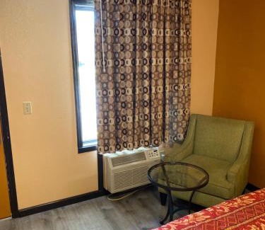 Hardeeville Hotel | Deluxe Inn Hardeeville