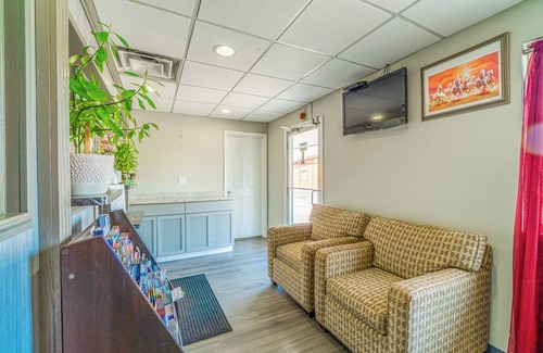 Miami Hotel | Deluxe Inn & Suites By OYO Miami OK