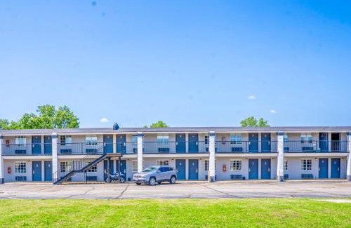 Miami Hotel | Deluxe Inn & Suites By OYO Miami OK