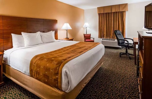 Wytheville Hotel | Deluxe Inn Wytheville