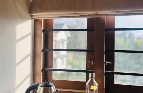 Ooty Apartment | Deluxe King Room Gypsie Cottage unit 1