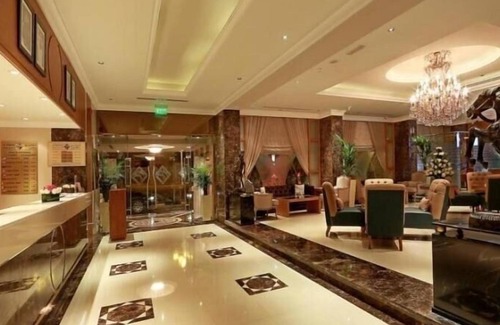 Al Muraqqabat House | Deluxe King Room Near Al Reem Tower By Luxury Bookings