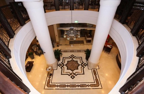 Al Sharq Apartment | Deluxe King Room Near Sharjah Corniche