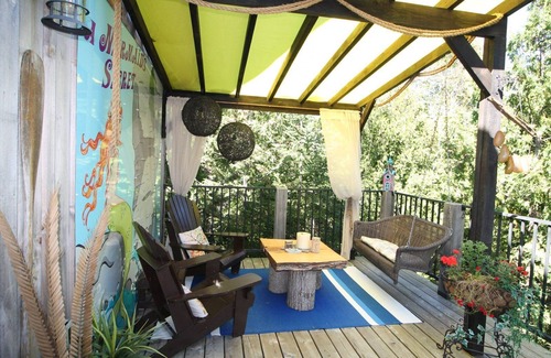 Tobermory House | Deluxe King Room with Private Entrance