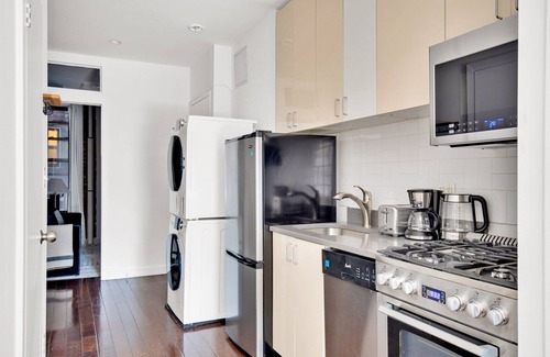 Chinatown Apartment | Deluxe LES 1BR w/W/D, steps to B/D Train & Park, by Blueground