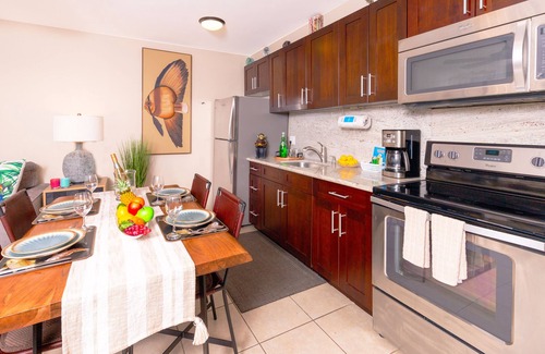 Waikiki Condo | Deluxe Living in Waikiki: Ocean View Condo + Parking