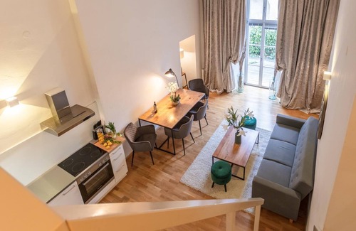 Krems an der Donau Apartment | Deluxe Loft with Terrace in the historic centre of Krems
