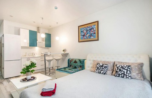 Khoroshevskiy Apartment | DeLuxe Loft City Centre