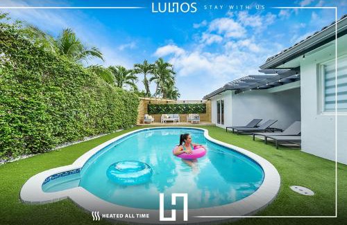 Richmond West House | Deluxe Miami House w 5BR Mini Golf & Heated Pool L62