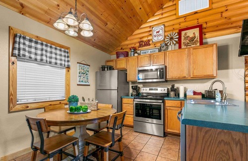 Notch Estates House | Deluxe Notch Estates Cabin, Close to SDC - 4 Bedroom Suites, 2 Living Areas, 2 Pools! | 35