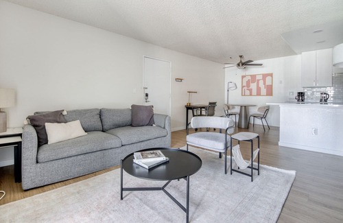 Midtown Apartment | Deluxe Palo Alto 1BR w/Gym, Pool & W/D, nr Stanford, by Blueground