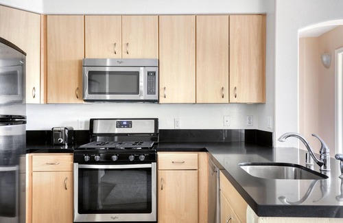 Playa Del Rey Apartment | Deluxe Playa Del Rey 2BR w/Pool & Gym, nr Playa Beach, by Blueground