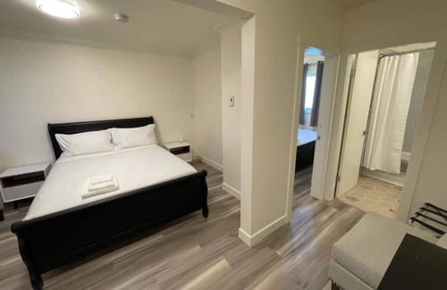 East Kootenay Hotel | Deluxe Queen Suite in Awe-Inspiring Radium