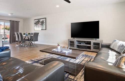 Park Scottsdale One House | Deluxe Ranch Home with a Hot tub, Pool, Fire pit, BBQ